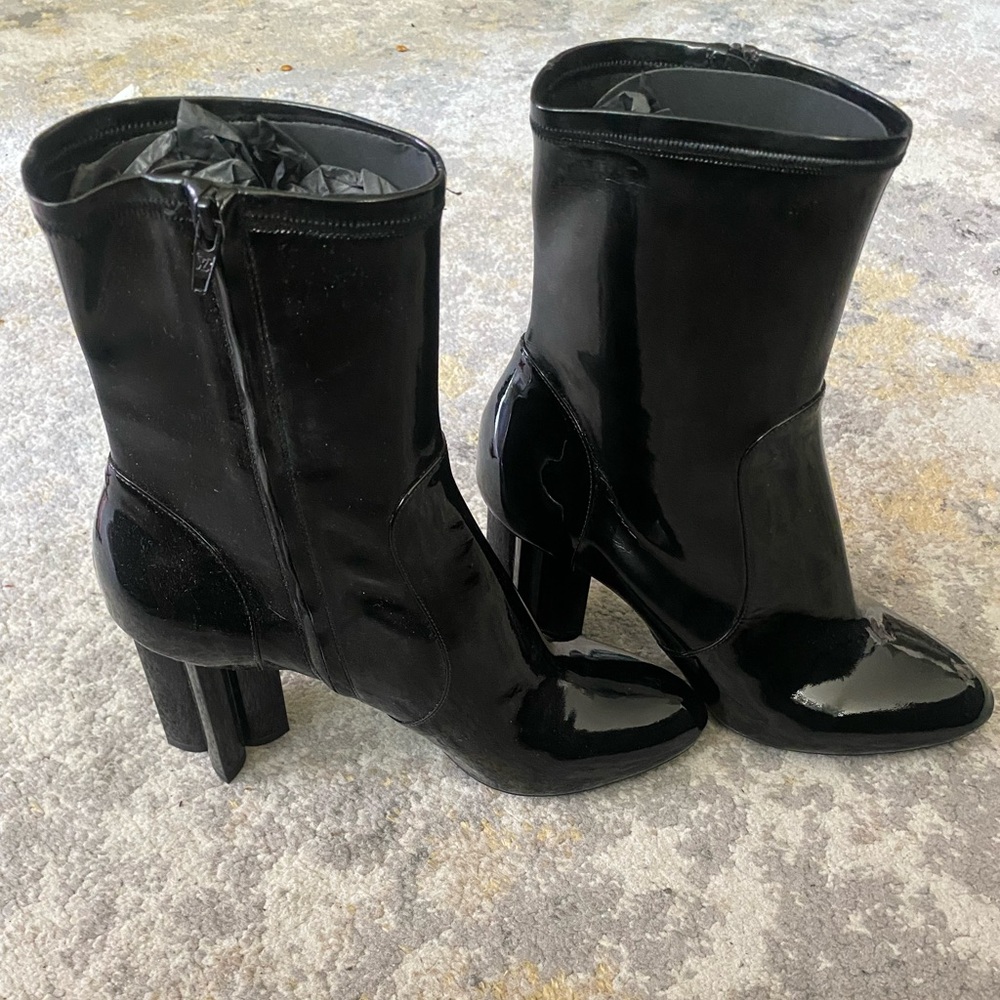 Louis Vuitton Silhouette ankle bootie